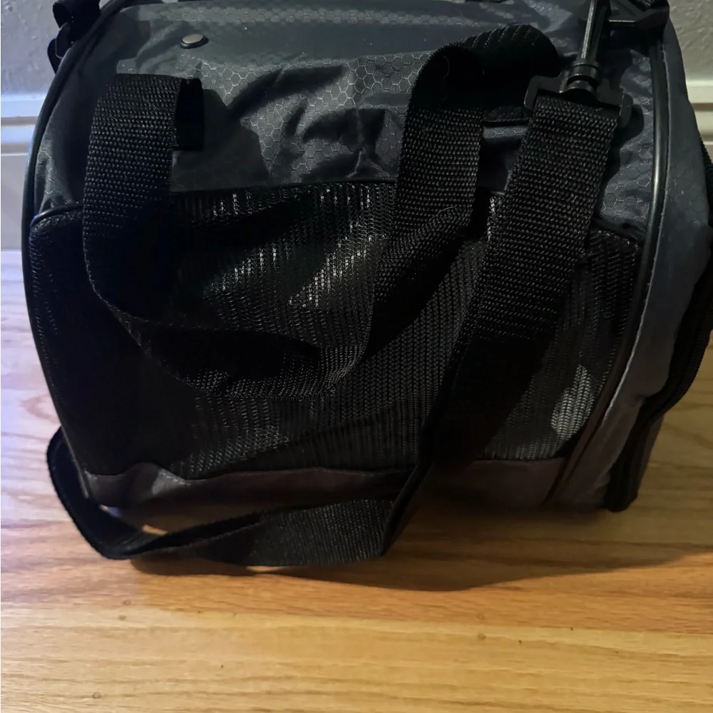 NWOT Olivet International | Mesh Soft Sided | Pet Carrier | Small